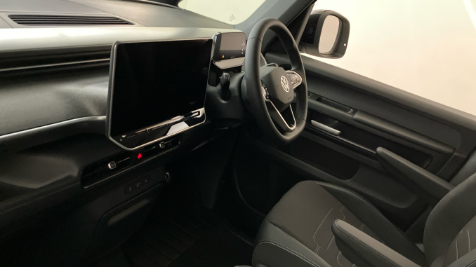 Volkswagen ID. Buzz 210kW Style Pro 79kWh 5dr Auto [Design+] Electric Estate - Image 2